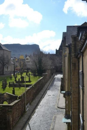 Next to the Palace and Royal Mile with parking